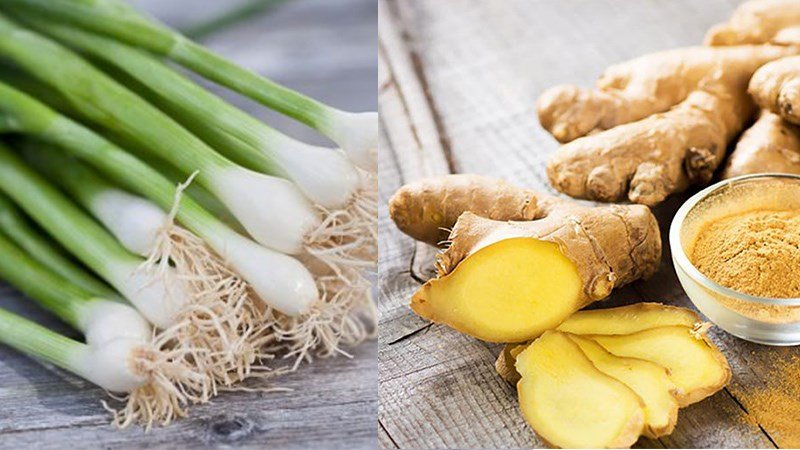 Làm sạch lưỡi heo bằng gừng và đầu hành