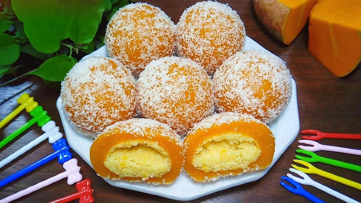 Bánh bí đỏ nhân đậu xanh hấp