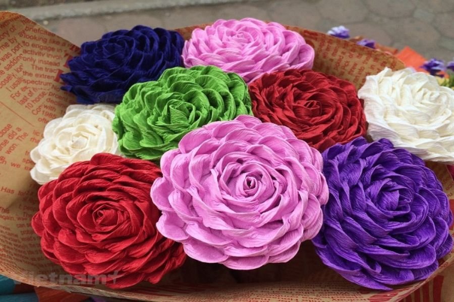 Hoa hồng bằng giấy nhún xinh xắn