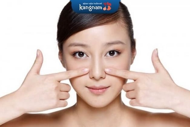 Hóp mũi tại nhà giúp phần cánh thon hơn
