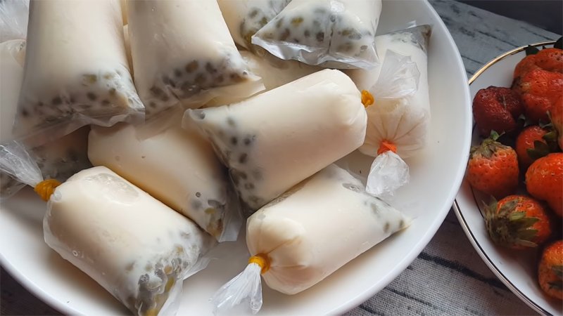 Kem túi đậu xanh mát lạnh Kem túi đậu xanh mát lạnh
