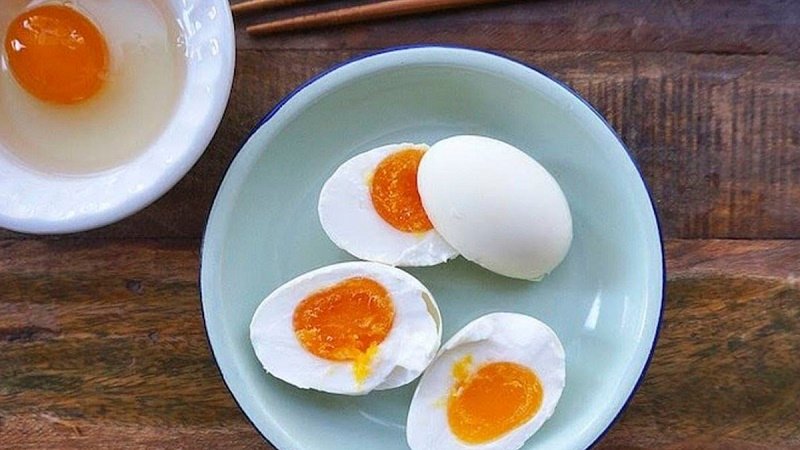 Trứng vịt sau khi muối có màu sắc tươi, đẹp, mùi vị vừa ăn