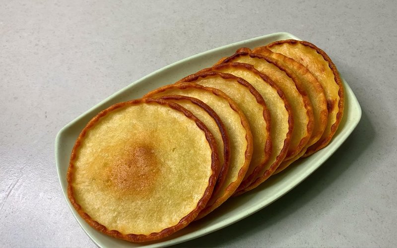 Bánh bột mì rán thơm ngon và bắt mắt Bánh bột mì rán thơm ngon và bắt mắt