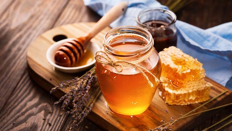 Mật ong có thể xóa hình xăm trên da