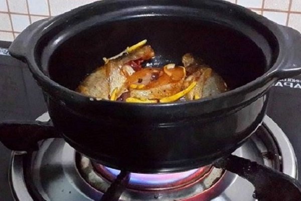Cách làm cá kho riềng sả thơm ngon chuẩn vị Miền Bắc - 9