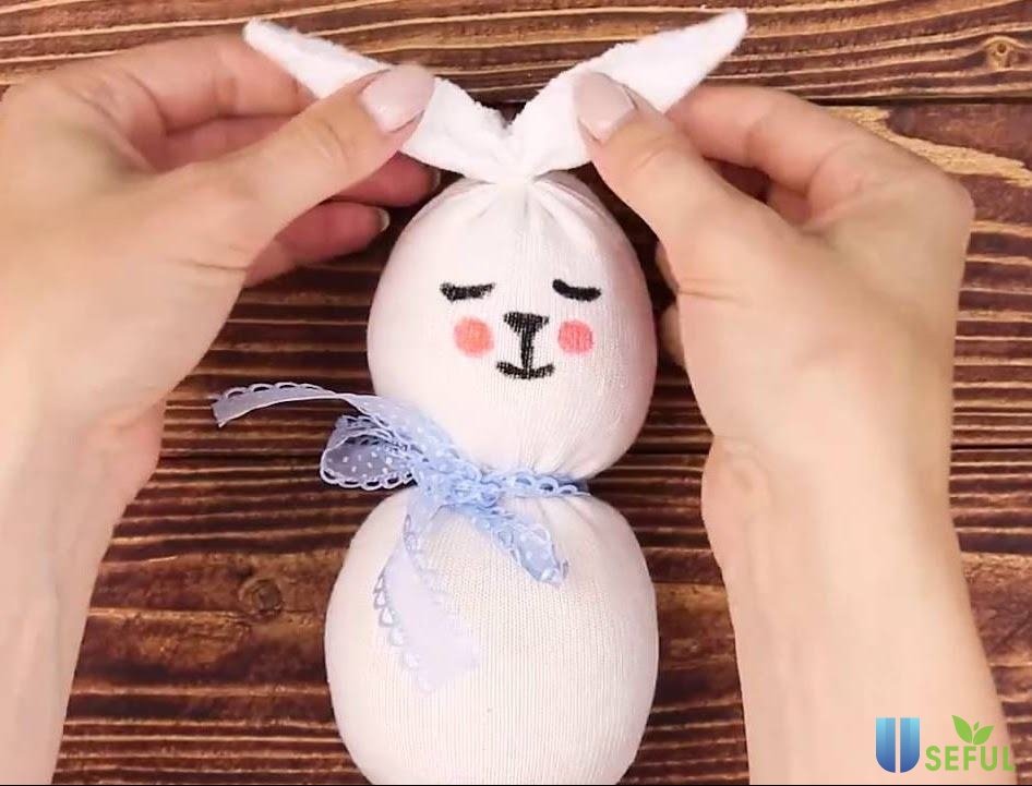Làm thỏ bông tại nhà với các thao tác đơn giản