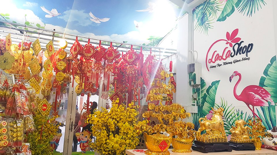 Lala Shop chuyên bán các sản phẩm phụ kiện trang trí Tết uy tín tại TPHCM
