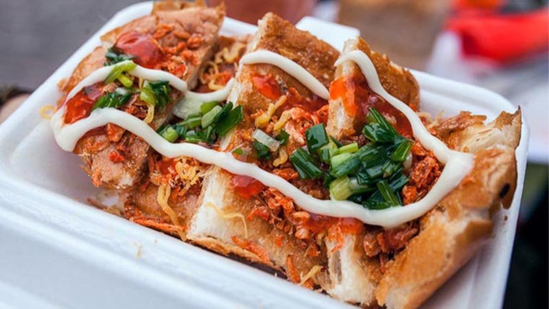 Cách làm bánh mì nướng muối ớt bằng lò nướng