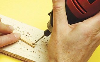 làm chong chóng từ vỏ chai cho bé