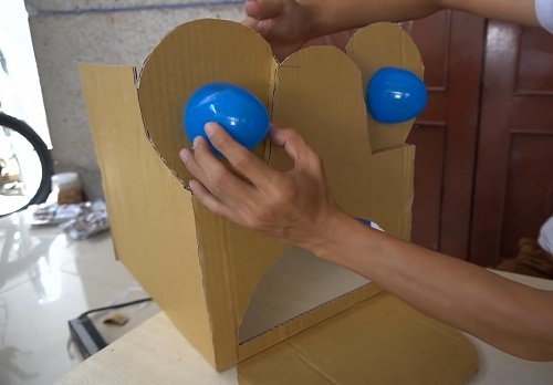 cách làm đầu lân bằng thùng giấy