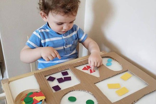 Đồ chơi trí nhớ Montessori được nhiều bạn nhỏ yêu thích