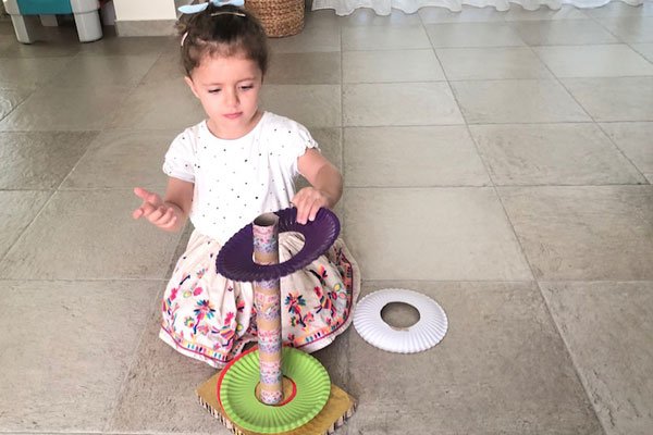 Đồ chơi ném vòng tăng vận động cho bé