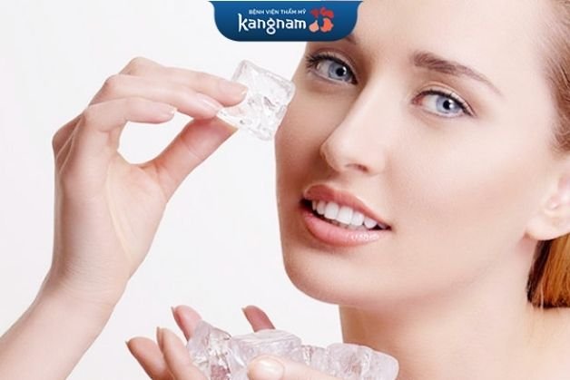 Làm gọn mũi bằng đá lạnh