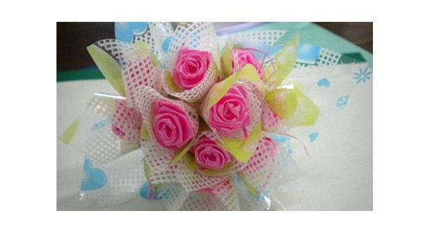 Hoa hồng bằng ruy băng tặng người yêu ngày Valentine