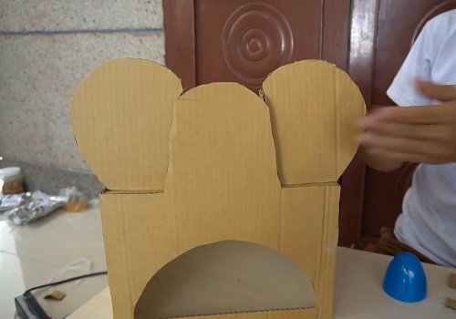 cách làm đầu lân bằng thùng giấy