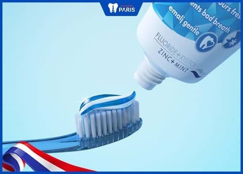 Mẹo làm trắng răng bị ố vàng với kem đánh răng