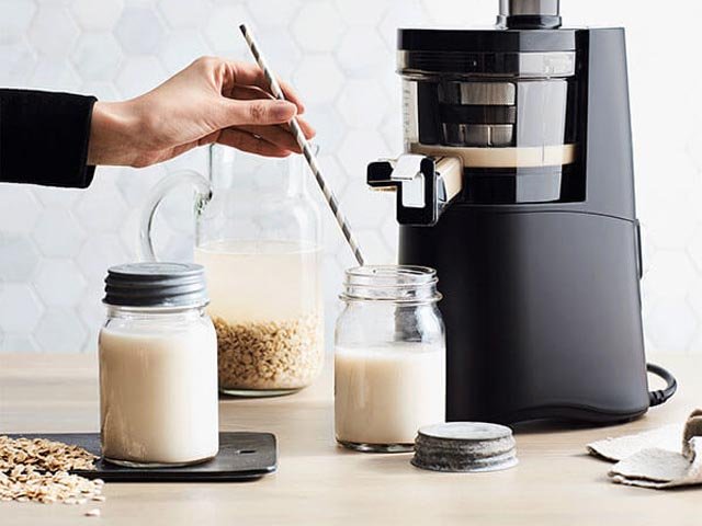 Làm sữa đậu xanh bằng máy làm sữa