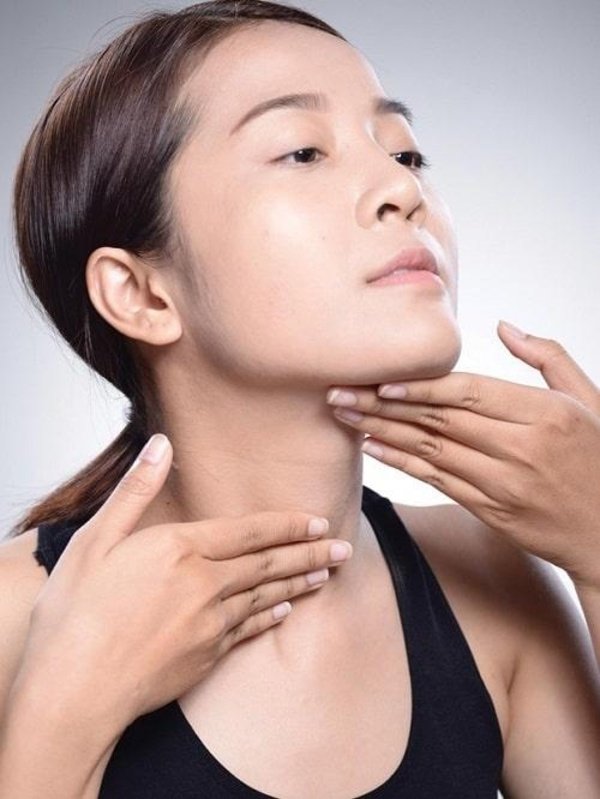 Làm thon mặt bằng thìa không có tác dụng với người bẩm sinh có xương hàm lớn