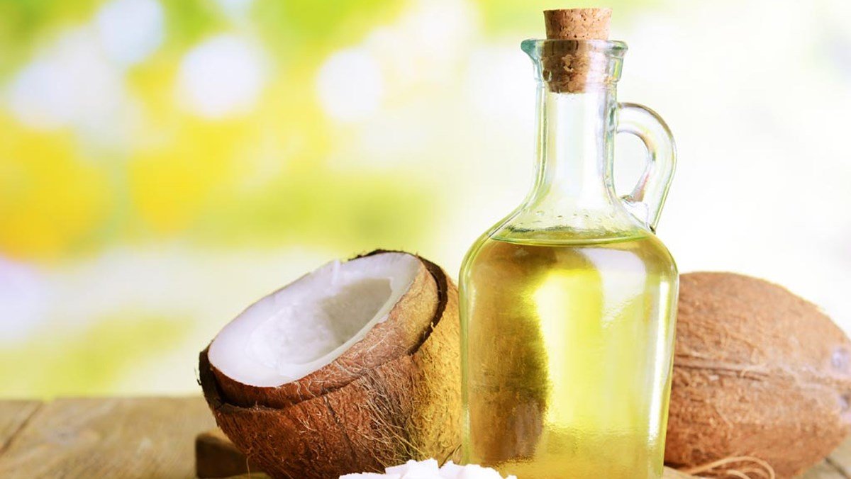 làm trắng răng bằng dầu dừa