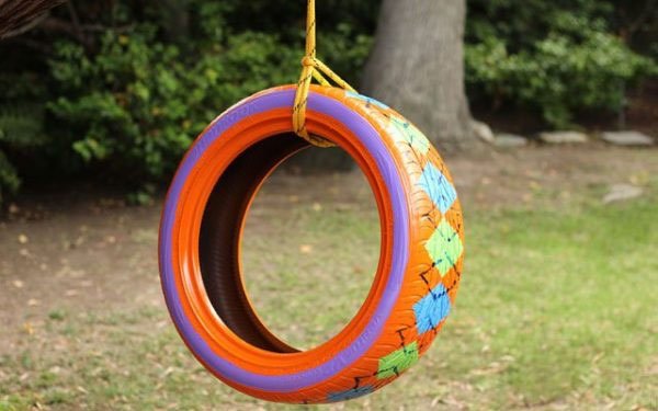 Mẫu xích đu được vẽ trang trí vô cùng bắt mắt