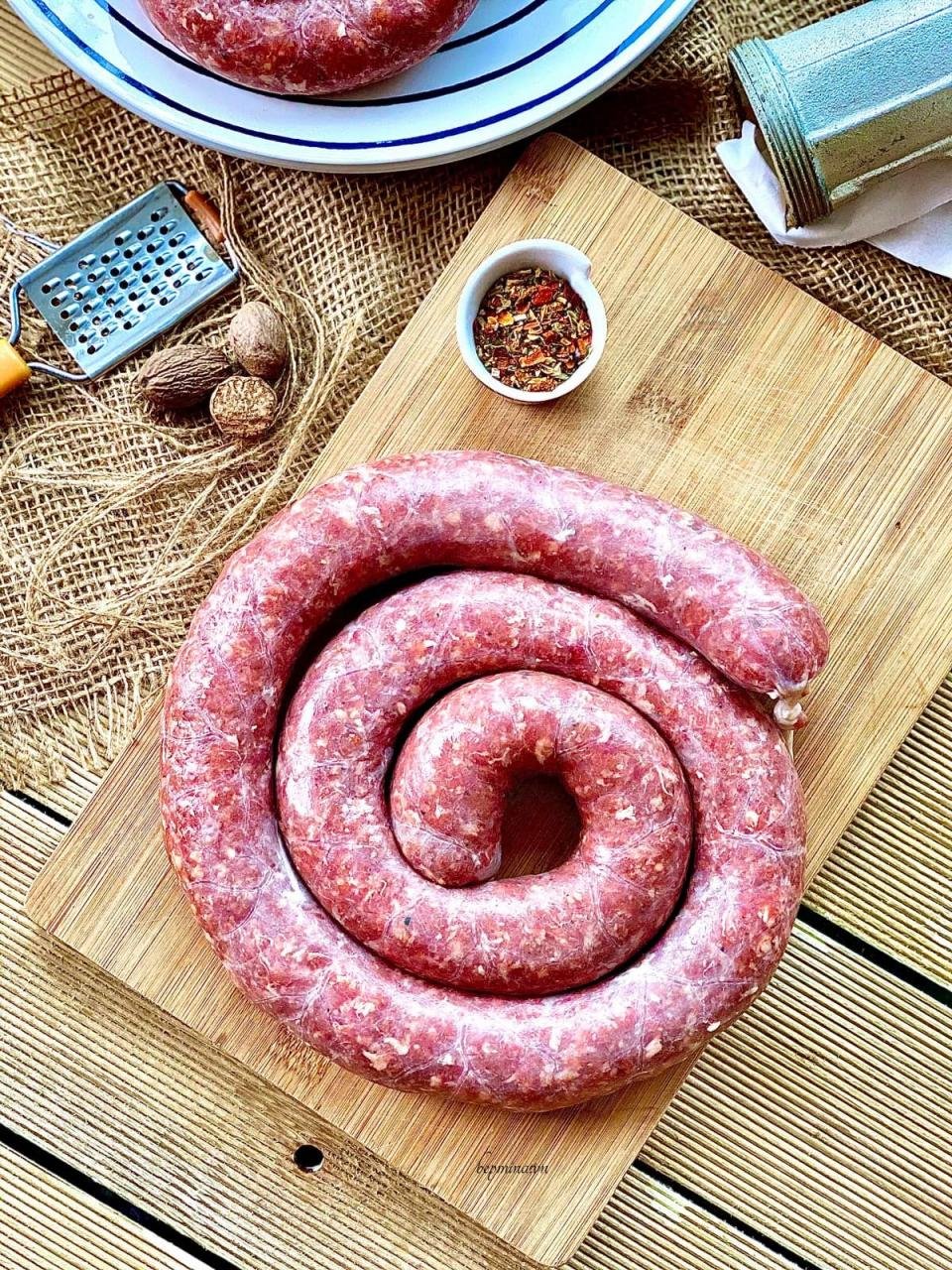làm xúc xích Đức làm xúc xích Đức