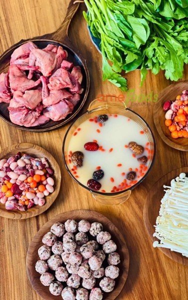 Nguyên liệu làm món lẩu chim kê thảo mộc