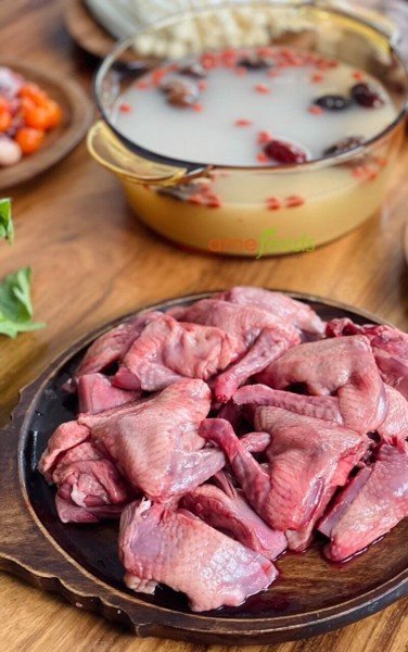 Sơ chế thịt bồ câu