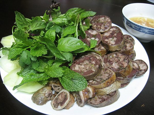 Món dồi heo luộc thơm ngon đơn giản tại nhà