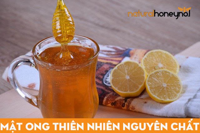 Mật ong thiên nhiên nguyên chất, không chất bảo quản, không bị sủi bọt, có mùi thơm đặc trưng