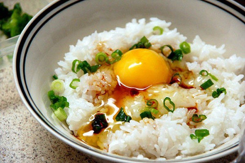 cơm trộn trứng sống cơm trộn trứng sống