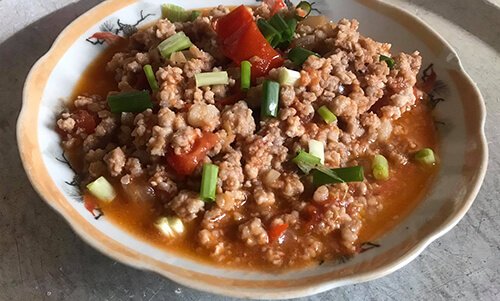 món thịt băm sốt cà chua 