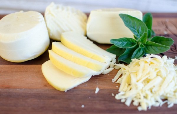 Mozzarella là gì Mozzarella là gì