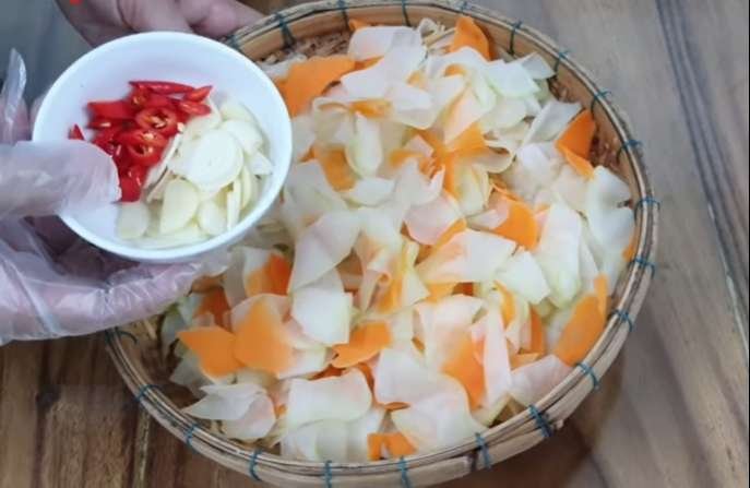 Để đu đủ cà rốt ráo nước