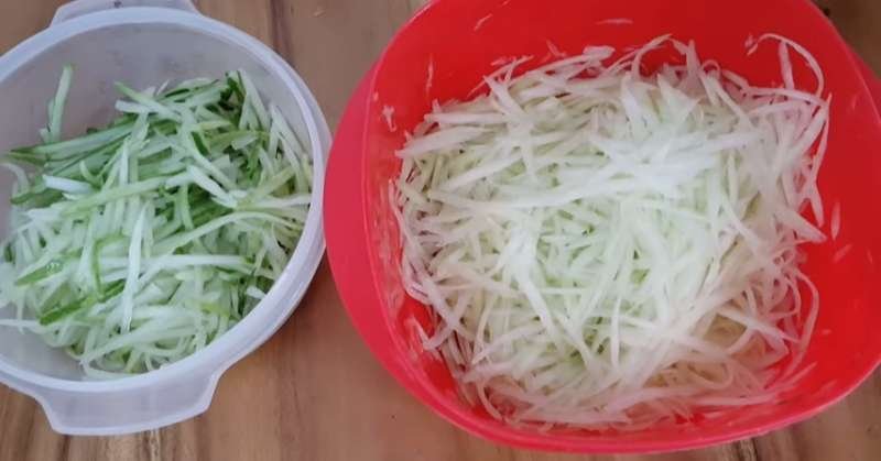 Sơ chế dưa và đu đủ
