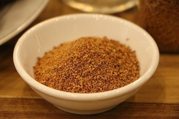 muối tôm trộn xoài