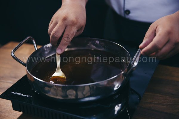 Nấu nước đường lữa nhỏ