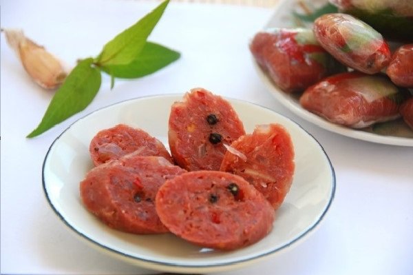 Nem thịt lợn