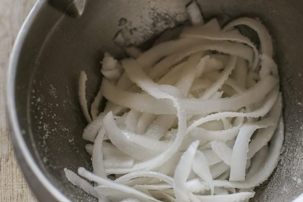 ngâm dừa non với sữa tươi