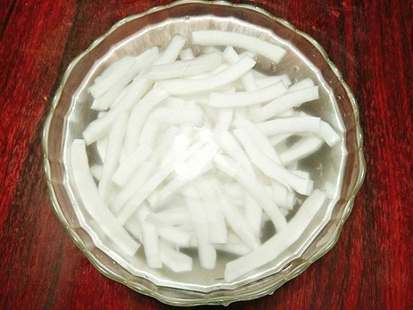 ngâm dừa trong nước
