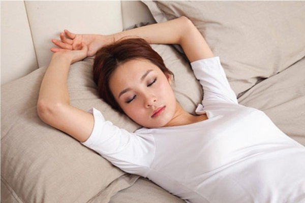 Ngủ cao đầu để tăng tuần hoàn máu 
