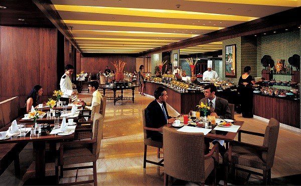 Kinh doanh nhà hàng cũng là hình thức giúp người Việt mang lại nguồn lợi lớn