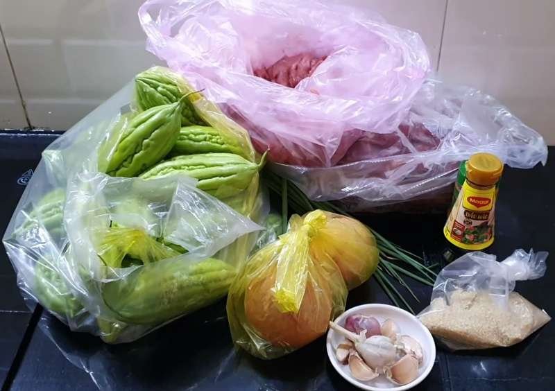 Nguyên liệu món bò né khổ qua