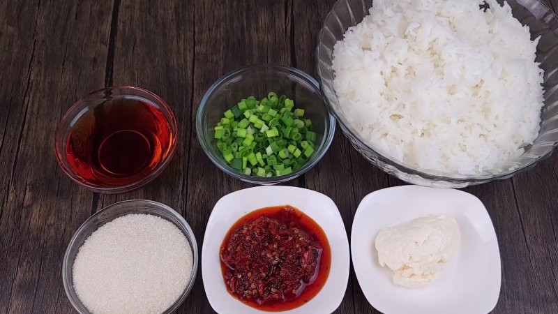 Nguyên liệu món cơm chiên nước mắm