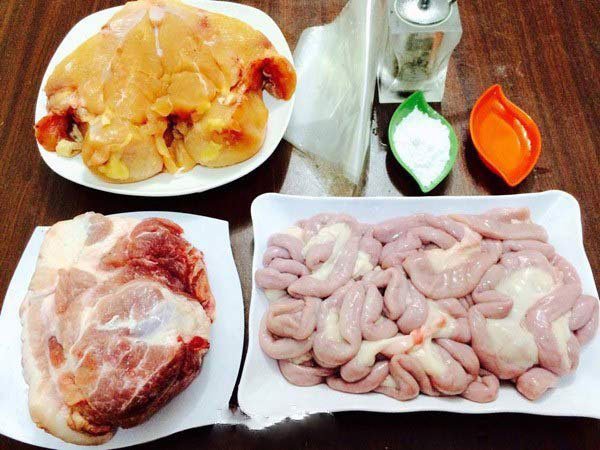 Chuẩn bị nguyên liệu làm xúc xích gà đơn giản tại nhà
