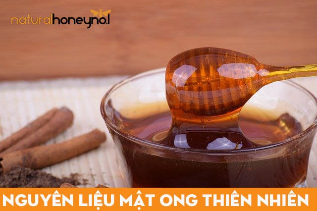 Lựa chọn mật ong thiên nhiên nguyên chất để làm nguyên liệu trong công thức làm kẹo mút