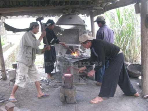 Tăng nhiệt năng thông qua thực hiện công