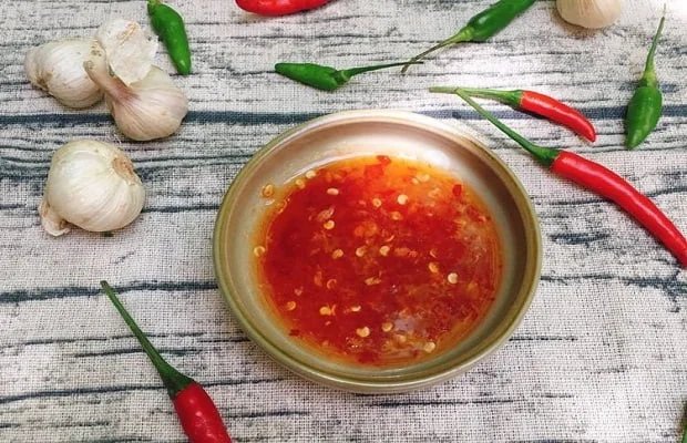 nước xốt bánh mì thịt heo quay