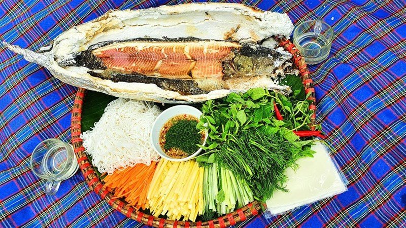 Cách làm cá lóc nướng muối tuyết mềm ngon đậm đà đơn giản