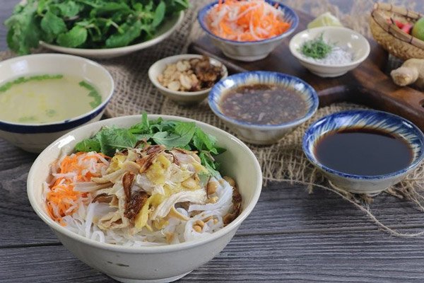 Phở gà trộn hà nội