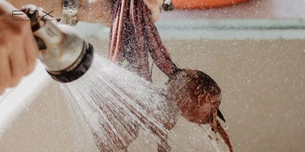 Son đỏ từ sáp ong và củ dền